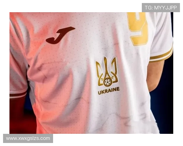 乌克兰足球明星的崛起与荣耀：从本土联赛到国际舞台的传奇之路