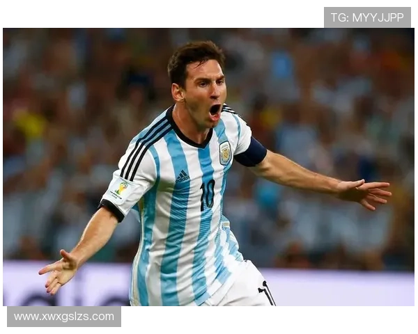 光脚踢球的足球明星展现原始魅力与纯粹激情的传奇故事