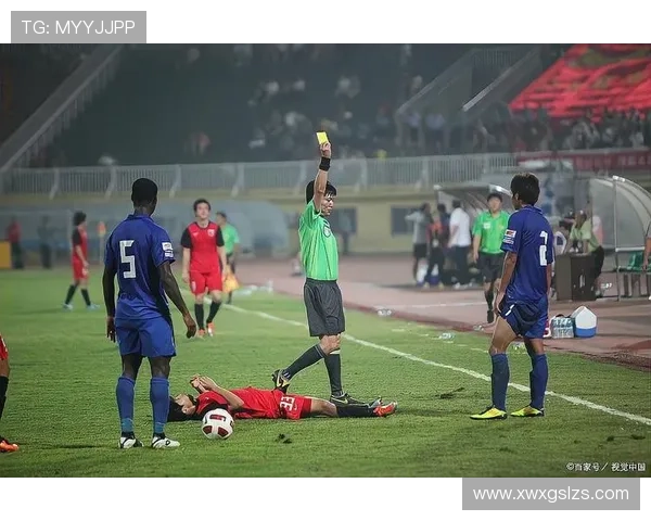 全球足球明星黄牌数量排行榜揭晓谁是最受惩罚的球员