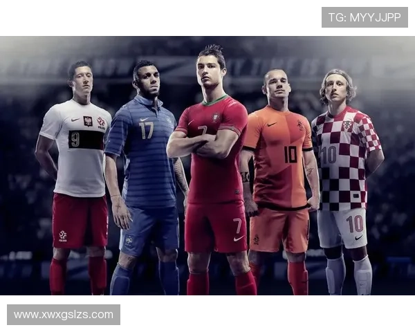 全球足球明星最新排名及精彩照片展示